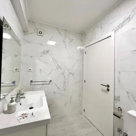 아파트 By Homing 타비라