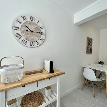 Apartment By Homing